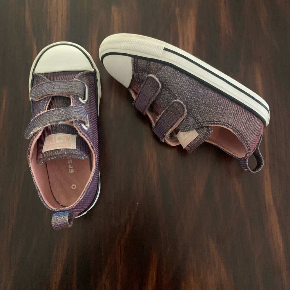 Girls sparkle converse